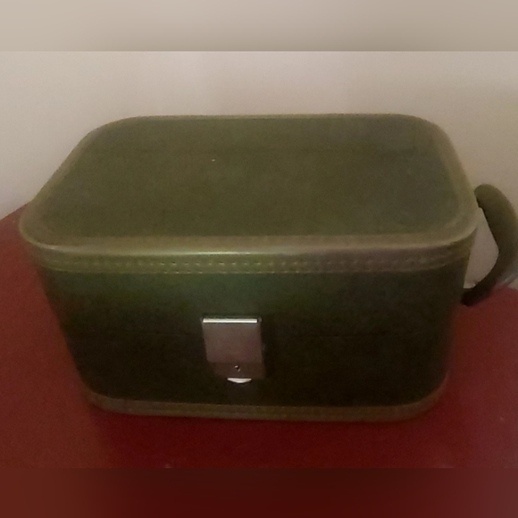 Vintage Makeup Case - Picture 1 of 2